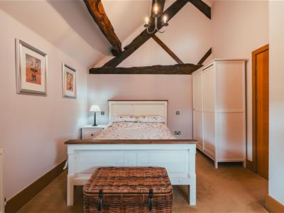 Bedroom 3 (South Barn)